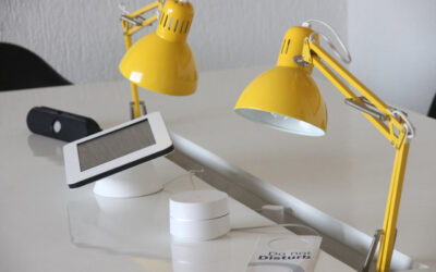 Flexible black table lamp